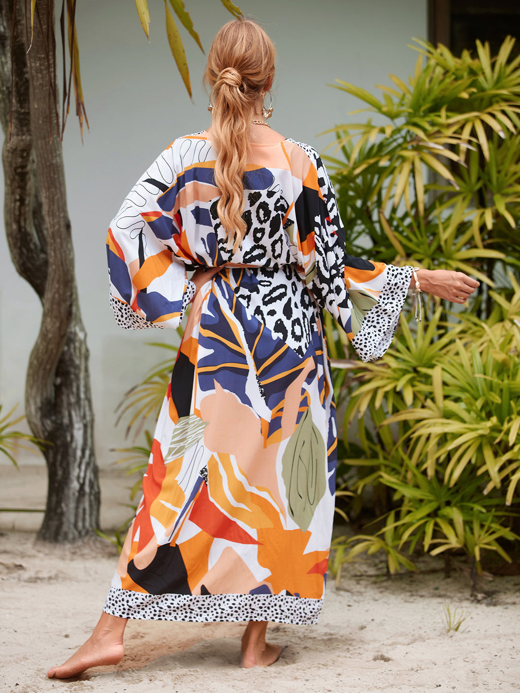 2023 New European and American Cotton Print Beach Jacket Sexy Sun Protection Cardigan Holiday Bikini Overshirt Women