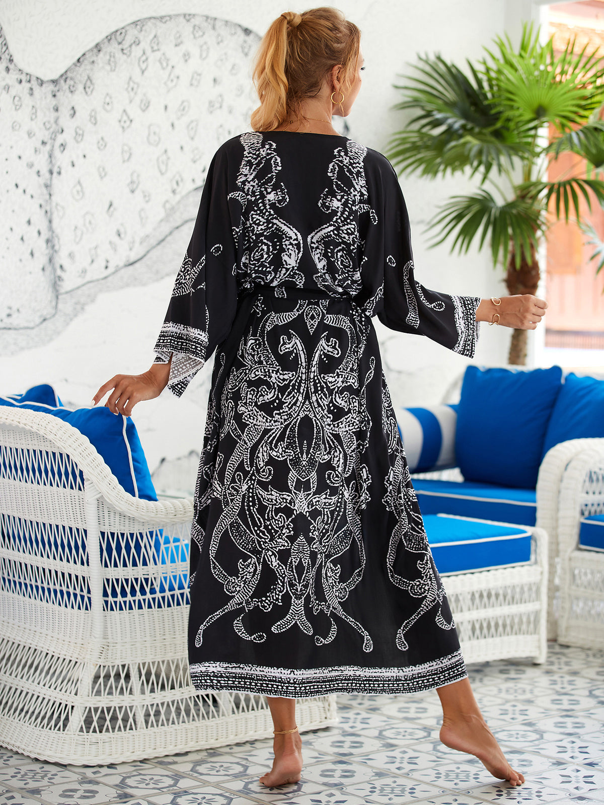 2023 New European and American Cotton Print Beach Jacket Sexy Sun Protection Cardigan Holiday Bikini Overshirt Women