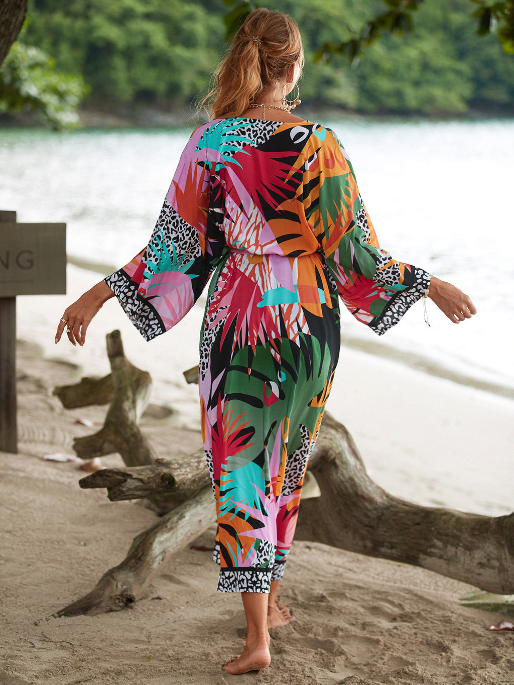 2023 New European and American Cotton Print Beach Jacket Sexy Sun Protection Cardigan Holiday Bikini Overshirt Women